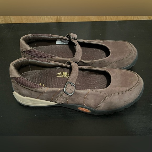 Cabela’s MaryJane Brown Leather Shoes - Picture 3 of 15